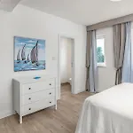 3 Bedroom Beautiful In Barbat