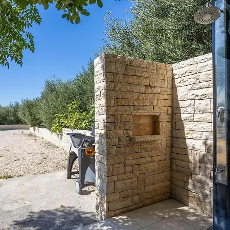 3 Bedroom Beautiful In Barbat * Barbat na Rabu